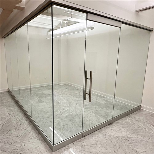 Waliau Gwydr Tymherog a Pharwydydd